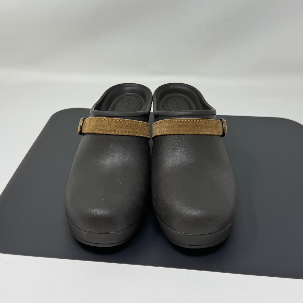 Crocs Sarah Clog Mule Duel Comfort Espresso Standard Fit Woman’s Size 8 - Picture 2 of 10